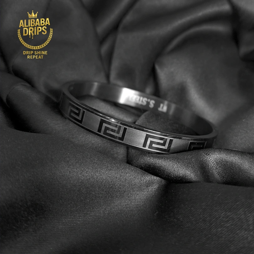 accessories 004 rings & chain